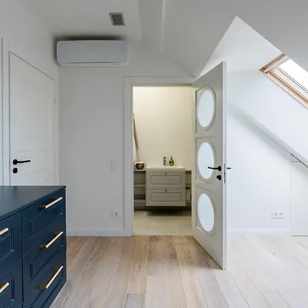 Domillion Amazing 3bdr Penthouse With Terrace Mz28 *