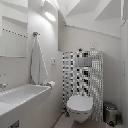 Domillion Amazing 3bdr Penthouse With Terrace Mz28