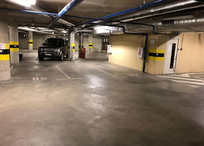 Domillion Amazing 3bdr Penthouse With Terrace Mz28