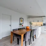 דירה Domillion Amazing 3bdr Penthouse With Terrace Mz28 *