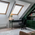 Domillion Amazing 3bdr Penthouse With Terrace Mz28 דירה