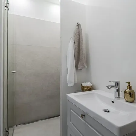 Domillion Amazing 3bdr Penthouse With Terrace Mz28 Апартаменты