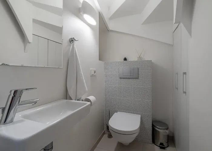 Domillion Amazing 3bdr Penthouse With Terrace Mz28