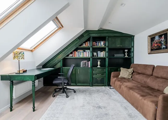 Butas Domillion Amazing 3bdr Penthouse With Terrace Mz28