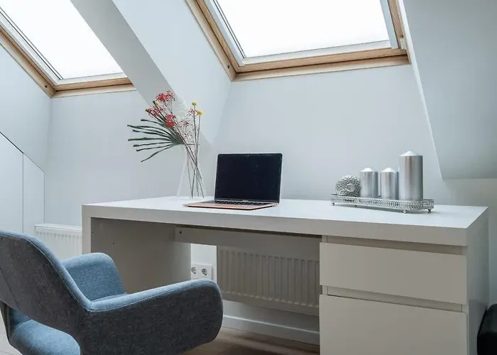 Butas Domillion Amazing 3bdr Penthouse With Terrace Mz28 *